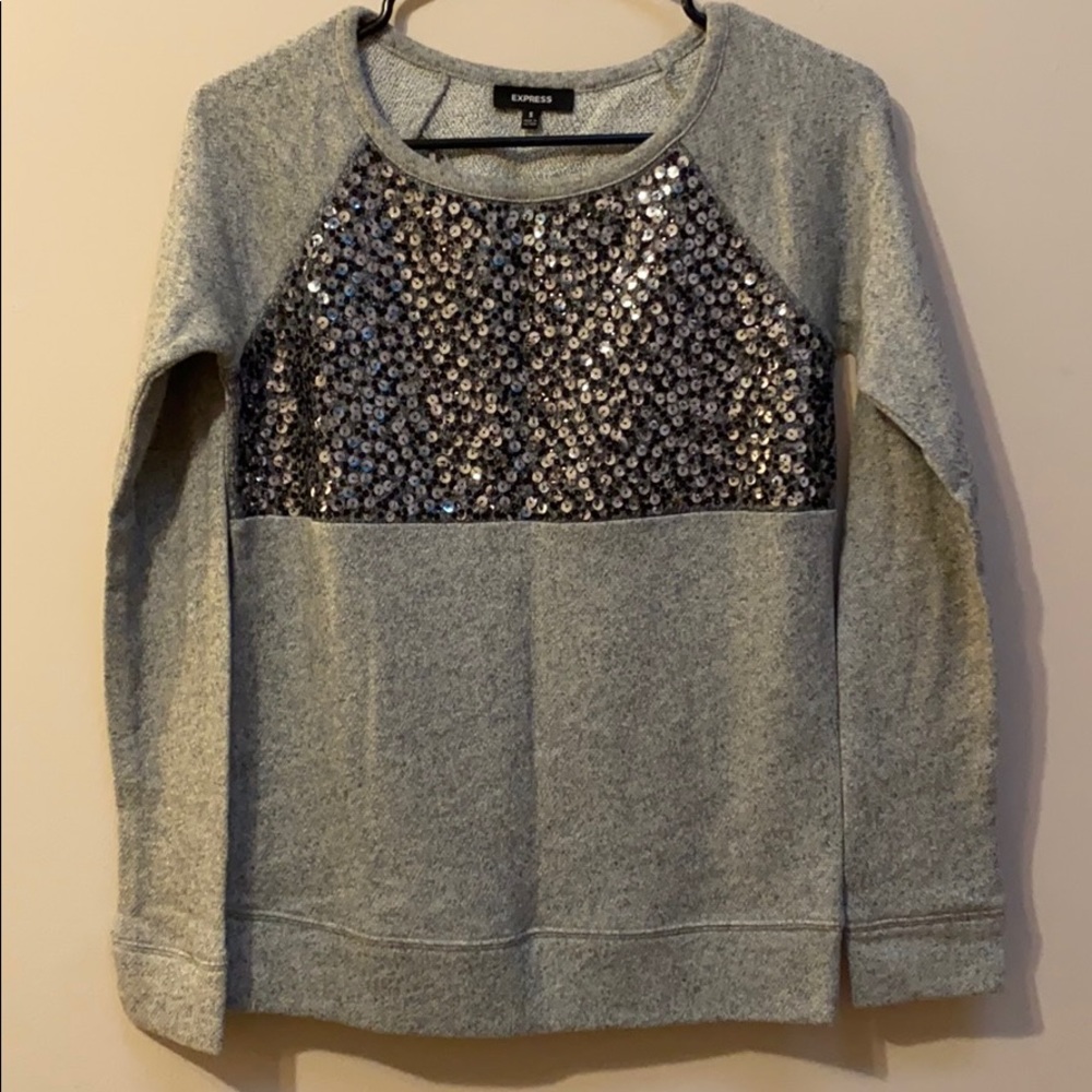 Express tee with sequins (Brandnew!)